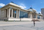 MONGOLIA 417 (EL CENTRO DE ULAN BATOR) EN LA GRAN PLAZA DE SUKHBAATAR, ESTE LUGAR ES MUY IMPORTANTE PARA LOS MONGOLES YA QUE ALLI SE PROCLAMO LA INDEPENDENCIA DE CHINA