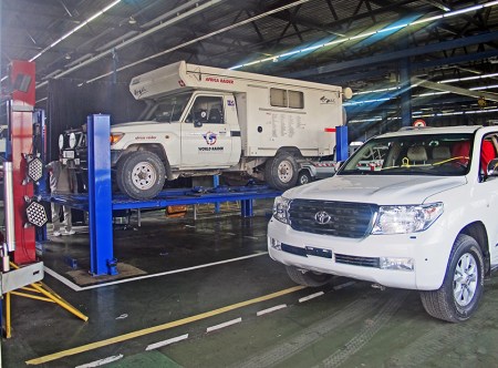 MONGOLIA 432 (EL CENTRO DE ULAN BATOR) VAMOS HACER UN CAMBIO DE ACEITES, Y UN CONTROL GENERAL