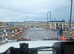 MONGOLIA 443 (HACIA EL MONASTERIO DE AMARBAYASGALANT) EL PASO A NIVEL ESTA ROTO, LA POLICIA REGULA EL TRAFICO