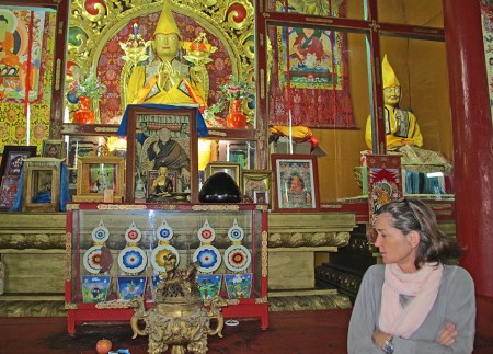 MONGOLIA 470 (EL MONASTERIO DE AMARBAYASGALANT) EN EL INTERIOR DEL TEMPLO PRINCIPAL ...
