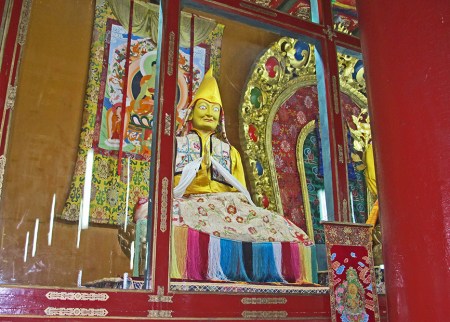 MONGOLIA 471 (EL MONASTERIO DE AMARBAYASGALANT) … DETALLE DE UN BUDA ENOJADO...