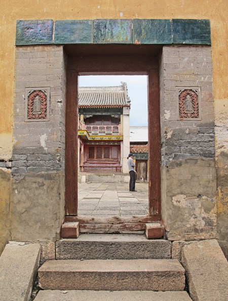 MONGOLIA 490 (EL MONASTERIO DE AMARBAYASGALANT) EL NOMBRE SE TRADUCE COMO MONASTERIO DE LA TRANQUILIDAD Y LA FELICIDAD, FUE FINANCIADO POR ORDEN DEL EMPERADOR MANCHU KANG XI