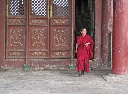 MONGOLIA 497 (EL MONASTERIO DE AMARBAYASGALANT) JOVENES MONJES 4