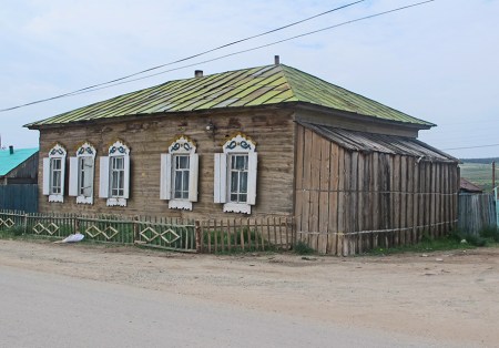 MONGOLIA 562 (ALTANBOULAG LA FRONTERA) EN EL SIGLO XIX FUE PROHIBIDA A LAS MUJERES Y A LOS EXTRANJEROS NO SE LES PERMITE DORMIR EN LA CIUDAD