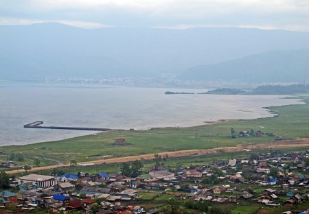 SIBERIA 2°, 105 (P0R EL OBLAST DE IRKUTST) SLIOUDIANKA, CON UNA POBLACION DE UNOS 19.000 HABITANTES, SITUADA A LAS ORILLAS DEL LAGO BAIKAL, JUNTO A LA DESEMBOCADURA DEL RIO SLIUDIANKA