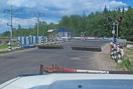 SIBERIA 2°, 128 (P0R EL KRAI DE KRASNOYARSK) … AHORA ES UN PASO A NIVEL SIBERIANO