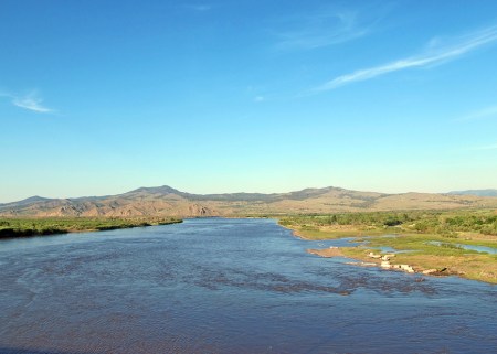 SIBERIA 2°, 5 (REPUBLICA DE BURIATIA) EN LAGO GUSINOYE SE PESCA PERCA, RUTILO, LUCIO, CARASIO Y IDO LOS PECES ESTAN AMENAZADOS POR LA CENTRAL ENERGETICA DE GUSINOOZIORSK Y LA MINA DE CARBON JOLBOLDZHINSKI