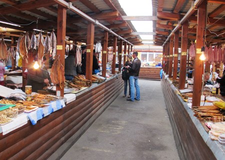 SIBERIA 2°, 51 (LAGO BAIKAL) LISTVYANKA, EL MERCADO DEL PESCADO EN EL LAGO EXISTEN DE 52 ESPECIES DE PECES, 27 DE ELLOS SON ENDEMICOS