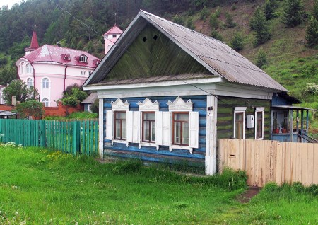 SIBERIA 2°, 55 (LAGO BAIKAL) LISTVYANKA, LISTVYANKA, ALGUNAS CASAS LOCALES 2