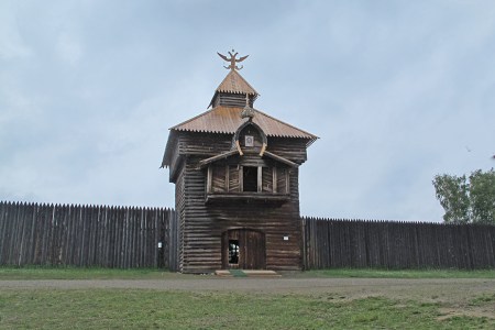 SIBERIA 2°, 82 (P0BLADO DE TALTSY) EL FUERTE DE ILIMSK FUE CONSTRUIDO HACIA EN 1630 PARA PROTEJER LOS GRANOS PRODUCIDOS EN LA ZONA