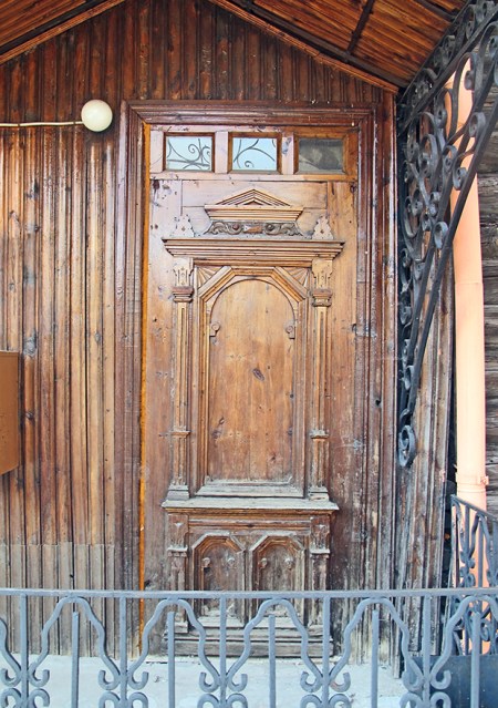 SIBERIA 2°, 171 (TOMKS - CASA DE MADERA) DETALLE DE PUERTA