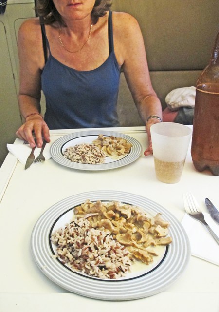 SIBERIA 2°, 206 (DE TOMKS A OMSK) UNA CENA GOURMET, CANTARELAS A LA CREMA CON ARROZ SALVAJE...