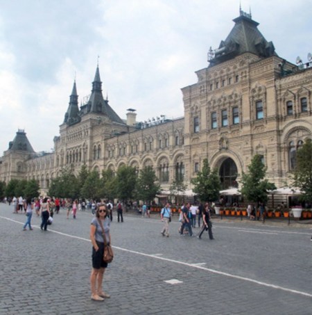 RUSIA 2° ENTRADA 24 (MOSCU) LAS GALERIAS COMERCIALES GUM - CUENTA CON UNA FACHADA DE 242 METROS, CONSTRUIDA ENTRE 1890 Y 1893 POR EL ARQUITECTO ALEXANDR POMERANTSEV