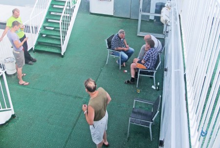 EL BALTICO 7 ( DE LETONIA A ALEMANIA) NAVEGANDO. EL 95% DE LOS PASAJEROS DEL BARCO SON CAMIONEROS, Y LA MAYORIA DE ELLOS SON RUSOS