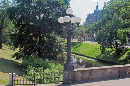 LETONIA 14 (RIGA) ESTA ATRAVESADA POR LOS RIOS DAUGAVA Y LIELUPE QUE CREAN CANALES DENTRO EN DE LA CIUDAD