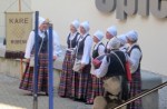 LETONIA 16 (RIGA) CORO CON EL TRAJE NACIONAL