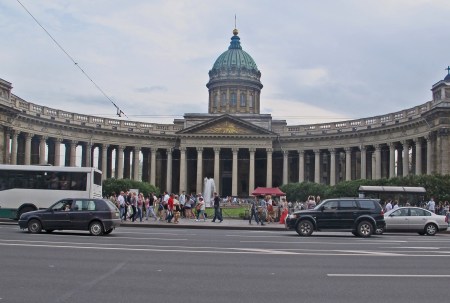 RUSIA 2º ENTRADA 10 (SAN PETESBURGO) CATEDRAL DE SAN PEDRO Y SAN PABLO,CONSTRUIDA EN 1712 POR PEDRO EL GRANDE. EN ELLA ESTAN ENTERRADOS TODOS LOS ZARES MENOS PEDRO II E IVAN VI
