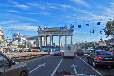 RUSIA 2º ENTRADA 2 (SAN PETESBURGO) CIRCULACION MUY FLUIDA...