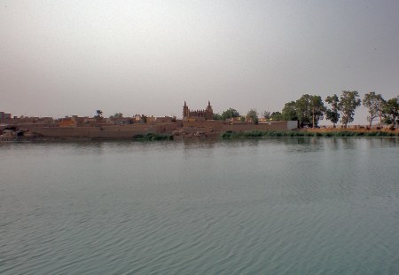 MALI 109 (MOPTI) PANORAMICA DE LA CIUDAD Y EN EL CENTRO SU MEZQUITA