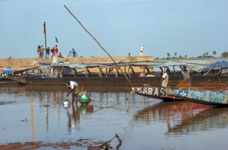 MALI 116 (MOPTI) LA CIUDAD SE UBICA SOBRE TRES ISLAS UNIDAS POR DIQUES