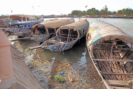 MALI 125 (DE MOPTI POR PISTA A TOMBUCTU) KONNA, LA CIUDAD CUENTA CON 25 ALDEAS Y 36.767 HABITANTES HABITANTES