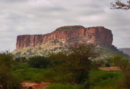MALI 15 (CAMINO A LAS CATARATAS DE GOUINA) VEMOS UNOS PAISAJES MUY BONITOS