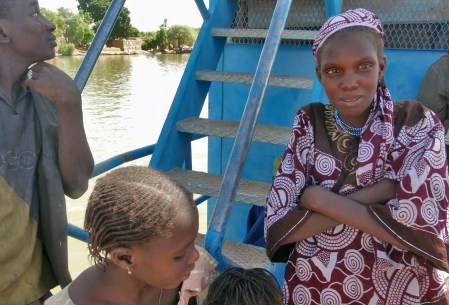 MALI 159 (REGION DE TOMBUCTU) LA BARCAZA DE VUELTA