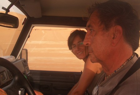 MALI 181 (REGION DE HOMBORI, Y SUS MONUMENTOS EN PIEDRA) CODUCIENDO A UN LUGAR DE CITA PARA ESCALADORES DE MUNDO ENTERO