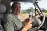 MALI 8 (CAMINO A LAS CATARATAS DE GOUINA) BARRO EN EL VOLANTE EN LA CARA EN LA CAMISETA RESUMIENDO EN TODAS PARTES... PERO LA CERVEZA ESTA HELADA