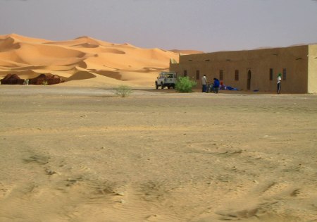 MARRUECOS 14 (ERG CHEBBI) EL ALBERGE DE NUESTRO AMIGO ZAID...