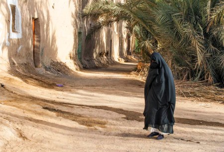 MARRUECOS 7 (EL VALLE DEL ZIZ) MUJER BEREBERE