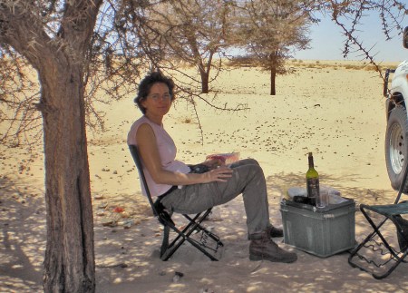 MAURITANIA 48 (HACIA KIFFA) UNA PAUSA CON VINO Y TODO