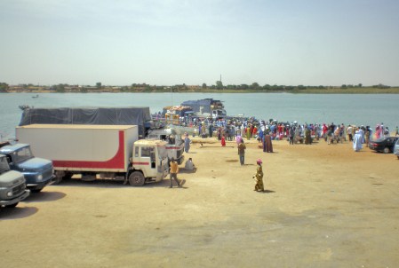 MAURITANIA 62 (ROSSO EL EMBARCADERO A SENEGAL) ES UN SITIO CON UNA REPUTACION ENORME PARA HACERSE TIMAR