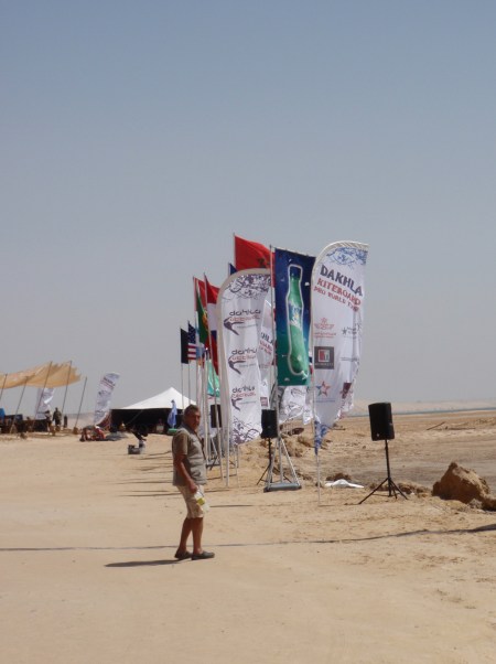 SAHARA OCCIDENTAL 16 (DAKHLA) EN ESTOS UlTIMOS AÑOS HA VENIDO UN SPOT INTERNACIONAL DEL KITE-SURF...