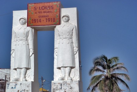 SENEGAL 10 (SAINT-LOUIS) MONUMENTO A LOS AFRICANOS MUERTOS, QUE LUCHARON CON LOS FRANCESES EN LA PRIMERA GUERRA MUNDIAL