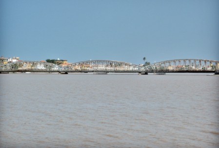 SENEGAL 9 (SAINT-LOUIS) EL PUENTE FAIDHERBE, UNE LA PARTE CONTINENTAL CON LA ISLA DE SAINT LOUIS, MIDE ES 507 M.