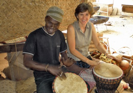 BURKIINA FASO 20 (UAGADUGU-EL GRAN MERCADO) PRIMERA LECCION DE DJEMBE