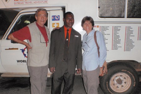 GHANA 59 (EN ACCRA) CON EL AMABILISIMO DIRECCTOR DEL NOVOHOTEL EN ACCRA