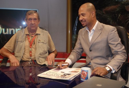 GHANA 65 (ACCRA, NUESTRA INTEVIU EN LA TELEVISION TV3 DE GHANA) QUISIERON SABER MUCHOS LOS DETALLES DE NUESTRA VUELTA AL MUNDO