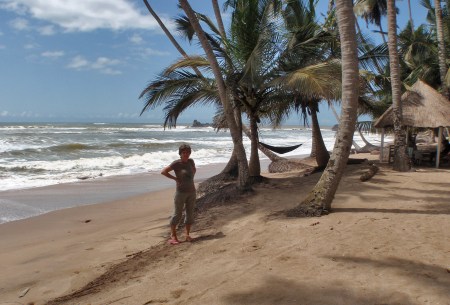 GHANA 89 (POR LA COSTA DE GHANA - PLAYAS ANKOBRA) LAS PLAYAS DE ESTA REGION GOGEN EL NOMBRE DE RIO QUE DESEMBOCA CERCA