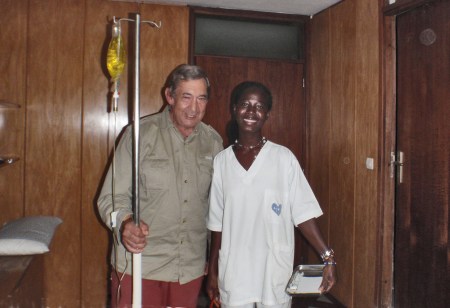 COSTA DE MARFIL 17 (ABIDJAN) MALARIA... MI ENFERMERA ME HA DICHO QUE LA ENFERMEDAD MATA SOLO A LOS POBRECITOS NEGRO POR QUE LOS BLANCOS TENEMOS DINERO PARA CURARNOS... QUE HORRIBLE CRUELDAD