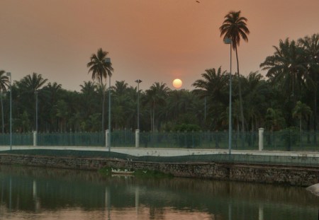 COSTA DE MARFIL 22 (YAMUSUKRO) APARCADOS EN LOS BARRIOS POPULARES