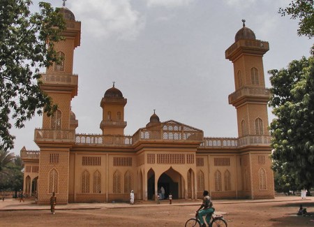 39 (KORHOGO) ES LA CUARTA CIUDAD DEL PAIS CON 225 .547 HABITANTES, VISTA DE LA M