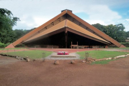 COSTA DE MARFIL 40 (KORHOGO) ESTA SITUADA 635 KM AL NORTE DE ABIDJAN, VISTA DE LA IGLESIA CATOLICA