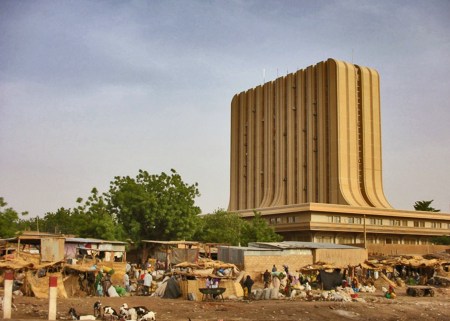 NIGER 25 (NIAMEY) ES UNA CIUDAD CON GRANDES CONTRASTES