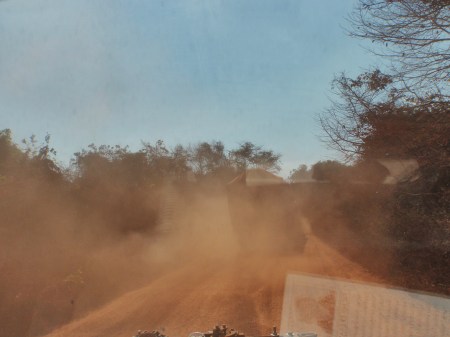 CAMERUN 101 POR LA INFERNAL N-1. ...A MENOS QUE TENGAS UN CAMION DELANTE...