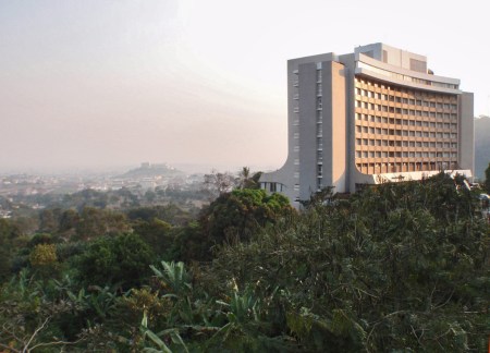 CAMERUN 142, YAUNDE. EL HOTEL DEL MONTE FEBE, DONDE PASAMOS EL FIN DE AÑO