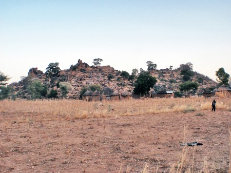 CAMERUN 2 (EXTREMO NORTE) TOMAMOS LA PISTA N-14 DIRECCION LA POBLACION DE MORA
