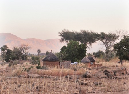 CAMERUN 5 (EXTREMO NORTE) CON RELATIVA FRECUENCIA ENCONTRAMOS ASENTAMIENTOS