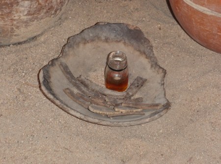 CAMERUN 58 EL BRUJO DE LOS CANGREJOS. ... ME HA PREPARADO UNA MEDICINA MAGICA CUYA RECETA LA GUARDA EN EL MAS ABSOLUTO DE LOS SECRETOS Y QUE LE FUE TRAMITIDA DE SUS ANCESTROS, LA SABIDURIA DE LOS BRUJOS PASA DE TRADICIONALMENTE DE PADRES A HIOJS ...